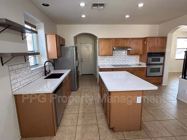 28927 N Nobel Rd Phoenix, AZ 85085 photo 3
