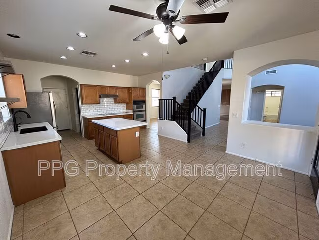 28927 N Nobel Rd Phoenix, AZ 85085 photo 4
