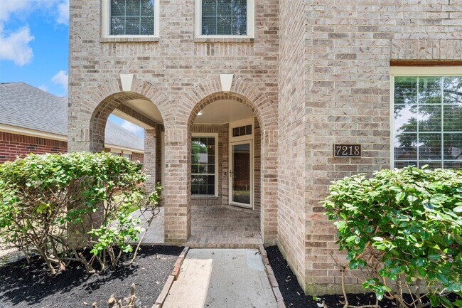 7218 Broadelm Drive, Houston, TX 77095 photo 2
