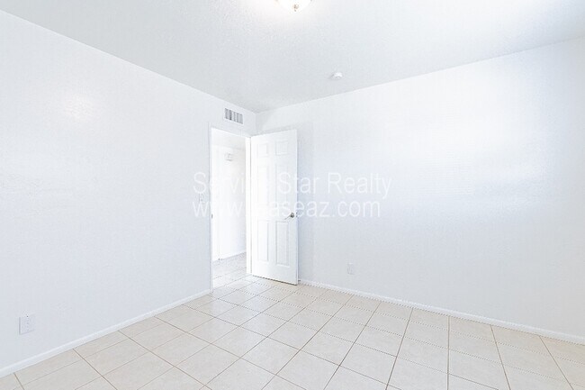 532 W Dublin St Chandler, AZ 85225 photo 5