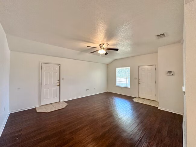 2601 Alma Dr Killeen, TX 76549 photo 4