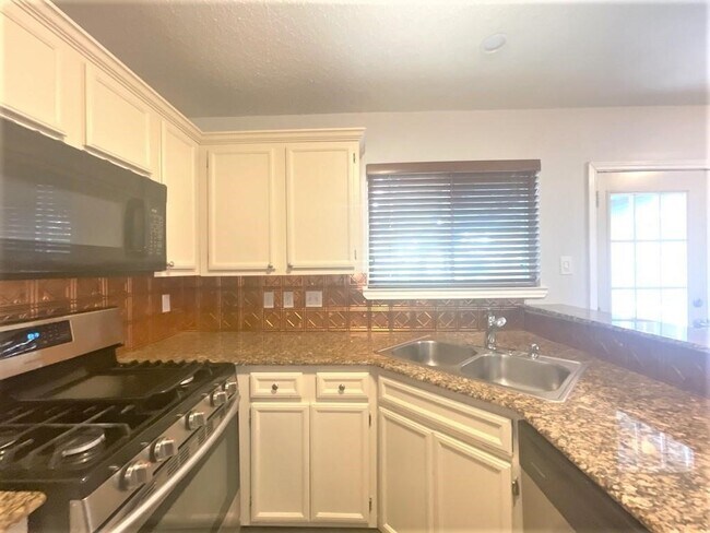 503 Maple Run Dr Round Rock, TX 78664 photo 3