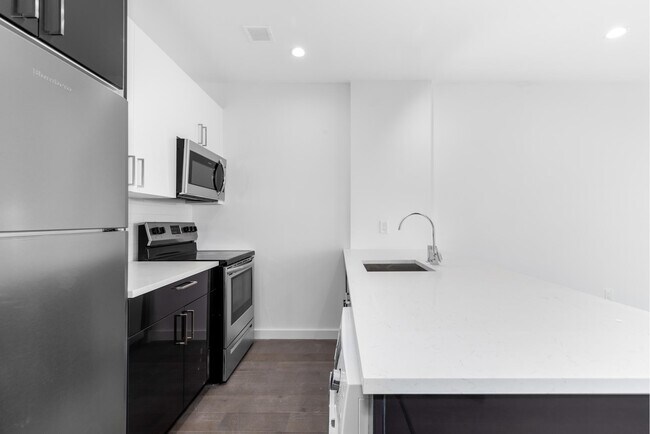 1540 Park Pl Brooklyn, NY 11213 photo 4