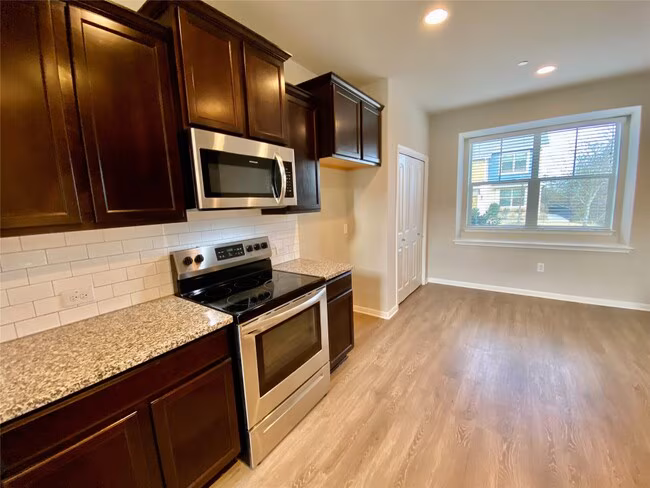516 E Slaughter Ln Austin, TX 78744 photo 3