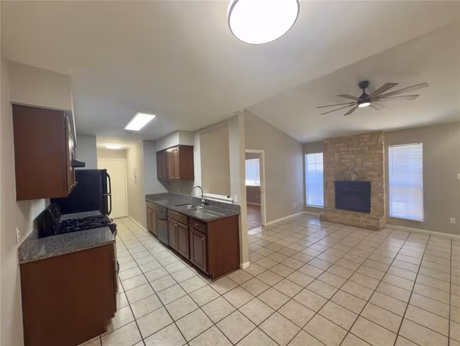 2012 Margalene Way, Austin, TX 78728 photo 4