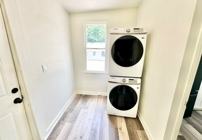 1121 Essex St San Antonio, TX 78210 photo 4