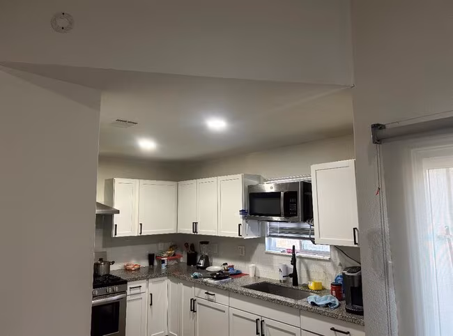 14557 Robert I Walker Blvd Austin, TX 78728 photo 2