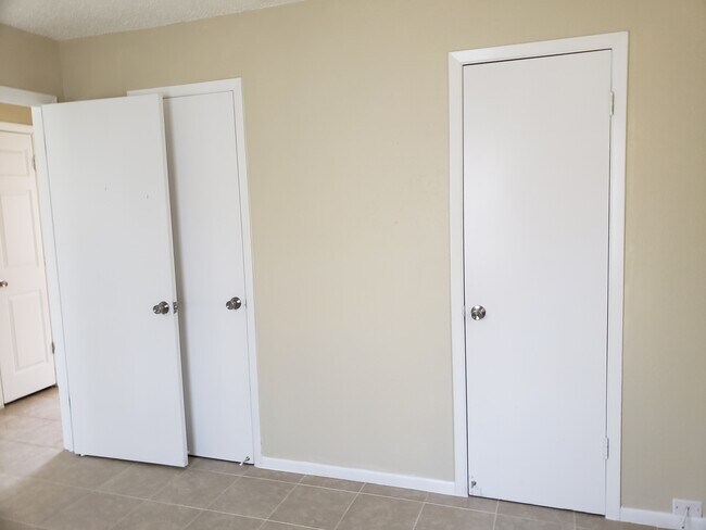 1201 N College St Killeen, TX 76541 photo 2