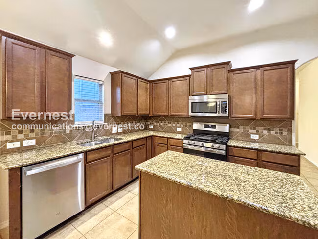 129 Snowflake Drive, Round Rock, TX 78664 photo 2