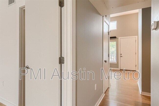 2200 Dickson Dr Austin, TX 78704 photo 4