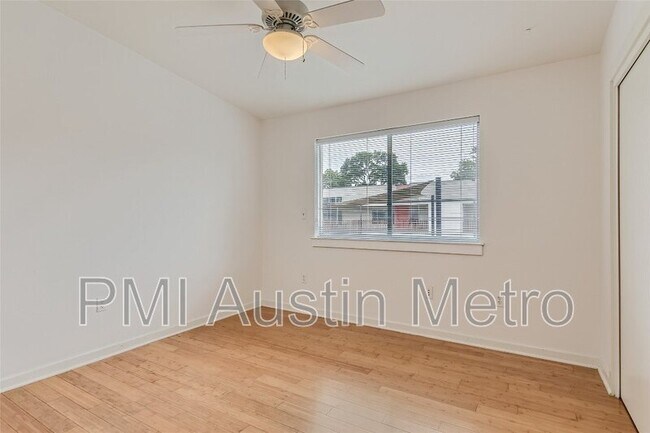 2200 Dickson Dr Austin, TX 78704 photo 2