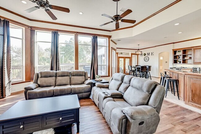 811 Mallard Pointe Dr Cedar Hill, TX 75104 photo 3