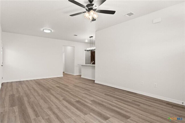 122 Leon Ln Copperas Cove, TX 76522 photo 3