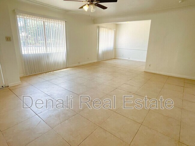 2138 E Turney Ave Phoenix, AZ 85016 photo 3