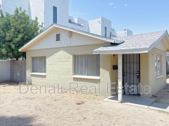 2138 E Turney Ave Phoenix, AZ 85016