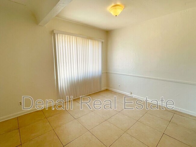 2138 E Turney Ave Phoenix, AZ 85016 photo 4