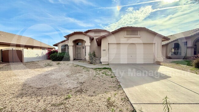 2283 E Smoke Tree Rd Gilbert, AZ 85296 photo 3