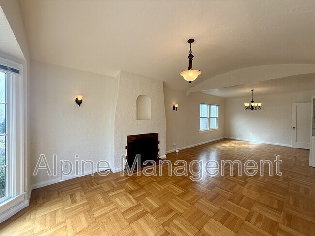 658 Rockdale Dr San Francisco, CA 94127 photo 4