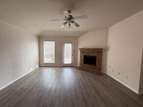 2224 Hummingbird Way, Mesquite, TX 75181 photo 2