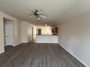 2224 Hummingbird Way, Mesquite, TX 75181 photo 4