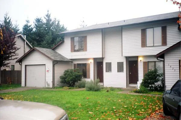 1825 C Pl SE Auburn, WA 98002 photo 2