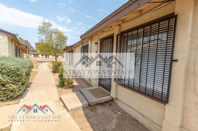 3120 N 67th Ln Phoenix, AZ 85033 photo 4