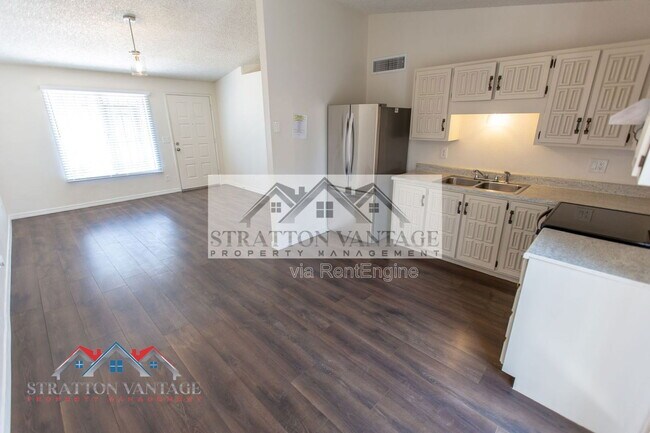 3120 N 67th Ln Phoenix, AZ 85033 photo 2