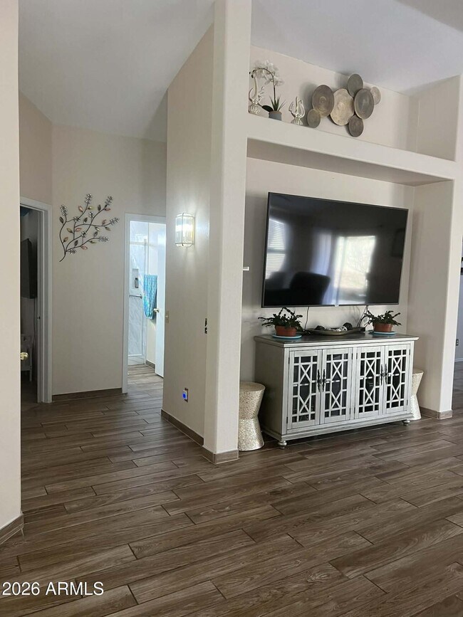 6806 N 77th Dr Glendale, AZ 85303 photo 5