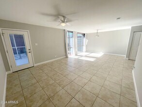 1241 E Medlock Dr Phoenix, AZ 85014 photo 2