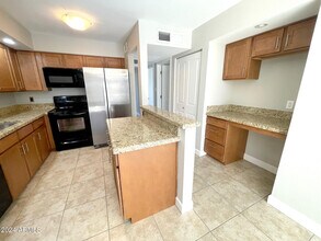 1241 E Medlock Dr Phoenix, AZ 85014 photo 5