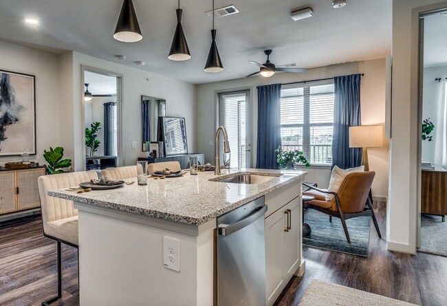 7201 Lake Ridge Pkwy Grand Prairie, TX 75054 photo 4