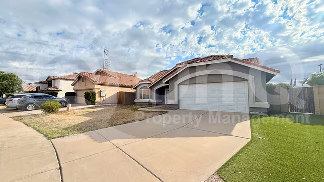 307 N Red Rock St Gilbert, AZ 85234 photo 2