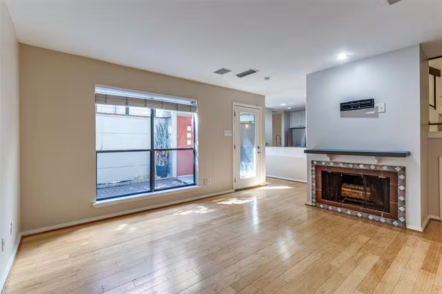 3949 Buena Vista St Dallas, TX 75204 photo 5