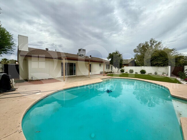 1651 E Verlea Dr Tempe, AZ 85282 photo 3