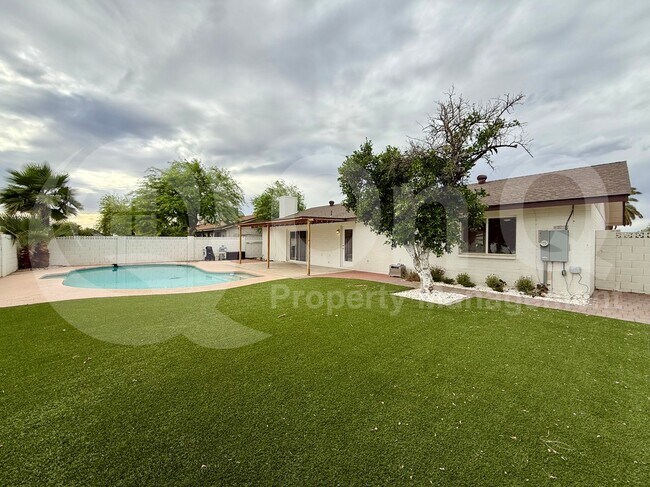 1651 E Verlea Dr Tempe, AZ 85282 photo 4
