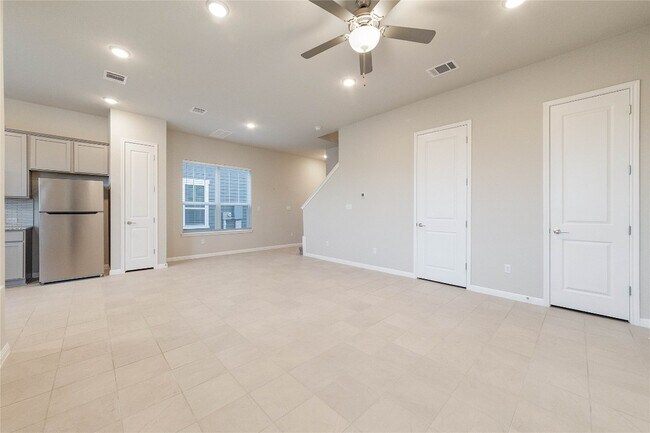 1015 Vista View Dr Georgetown, TX 78626 photo 3