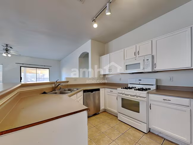 2541 E La Costa Dr Chandler, AZ 85249 photo 3