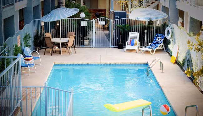Cape Cod Apartments photo 2