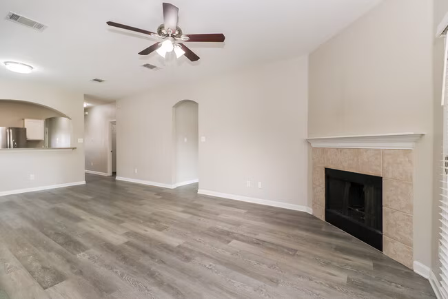 11607 Morgan's Point St Manor, TX 78653 photo 4