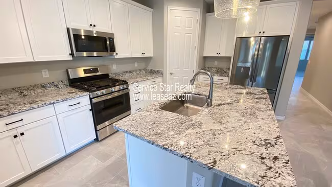 6718 W Discovery Dr Glendale, AZ 85301 photo 5