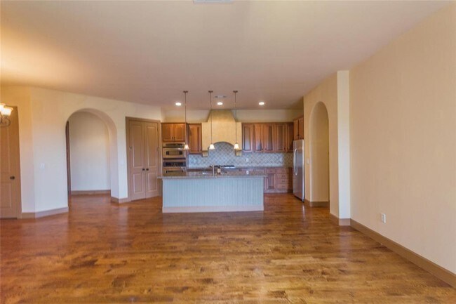 610 Via Ravello Irving, TX 75039 photo 2