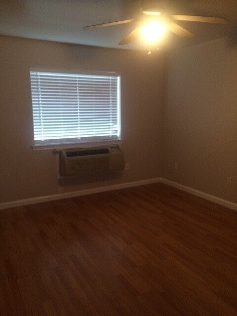 2410 Southmore Blvd Houston, TX 77004 photo 4