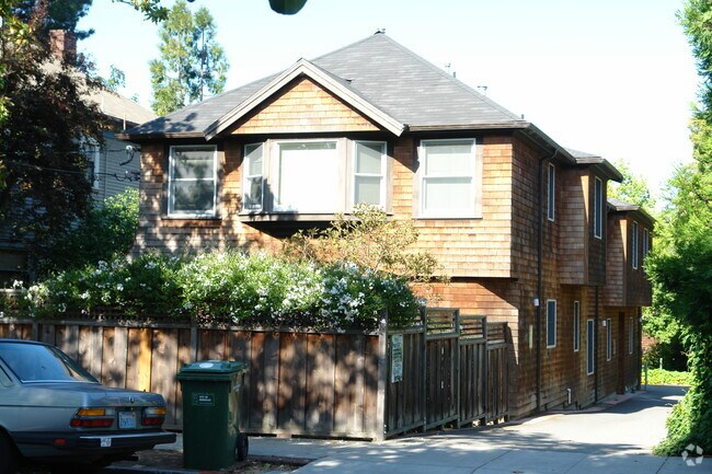 2620 Regent photo 2
