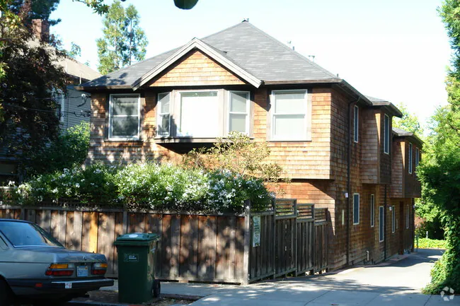 2620 Regent photo 2