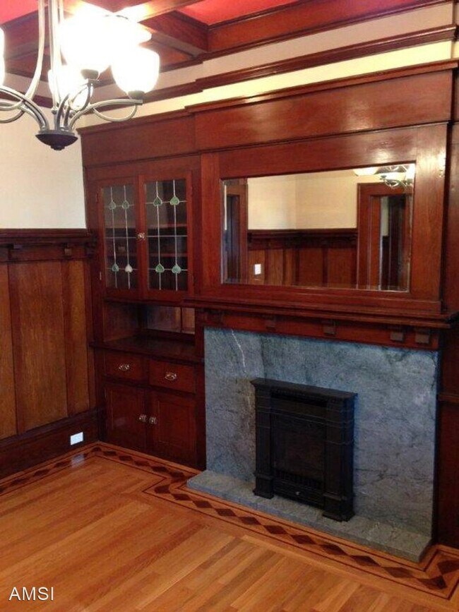 902 Vallejo Street, San Francisco, CA 94133 photo 2