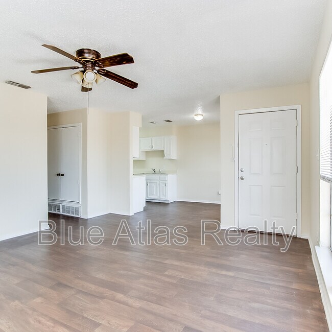 8133 Foxfire Lane, Fort Worth, TX 76108 photo 4