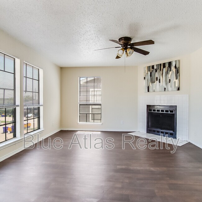 8133 Foxfire Lane, Fort Worth, TX 76108 photo 2