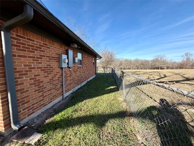 9712 Springdale Road, Austin, TX 78754 photo 5