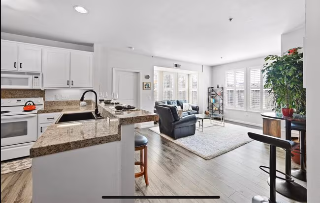 655 12th St Oakland, CA 94607 photo 2