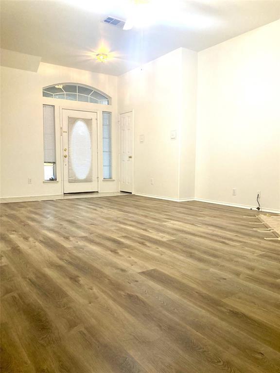 1017 Stanford Lane, Lewisville, TX 75067 photo 3